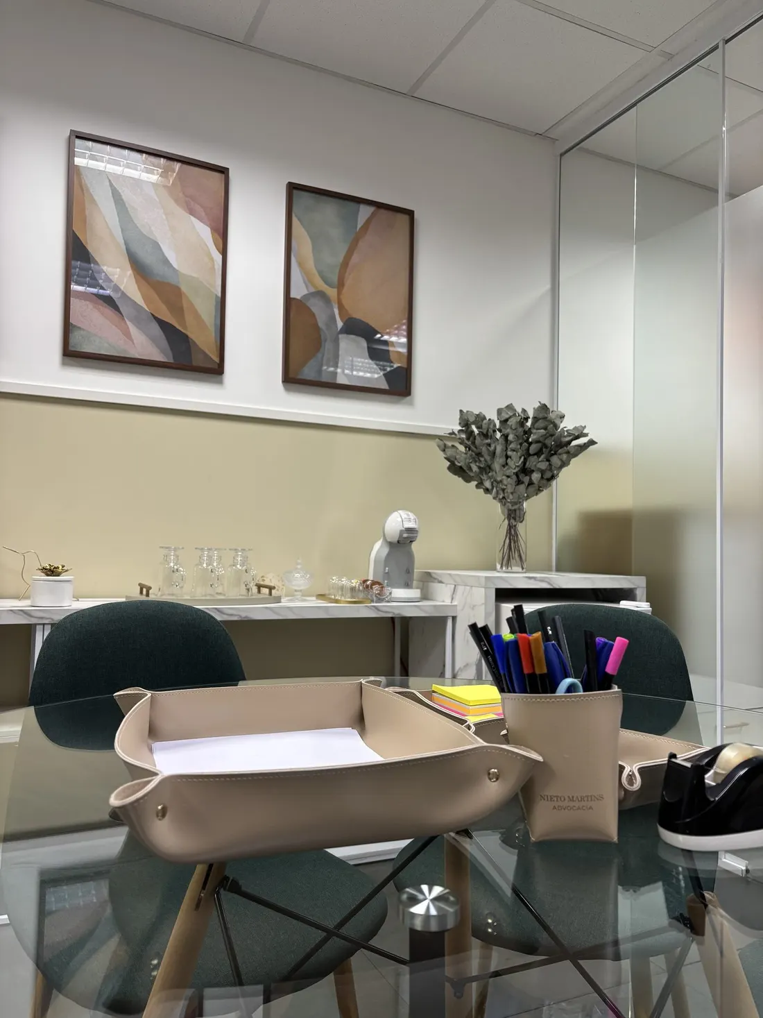 Sala de reunião do escritório Nieto Martins, onde acontecem treinamentos para equipes de clínicas